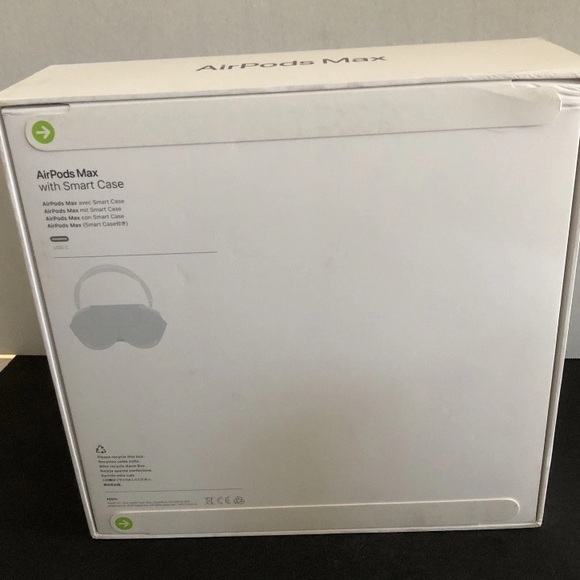 AirPods max purple - Picture 2 of 4